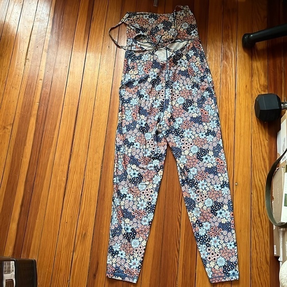 Offline by Aerie Floral Criss Cross Back Onesie Sz XL - Picture 8 of 10